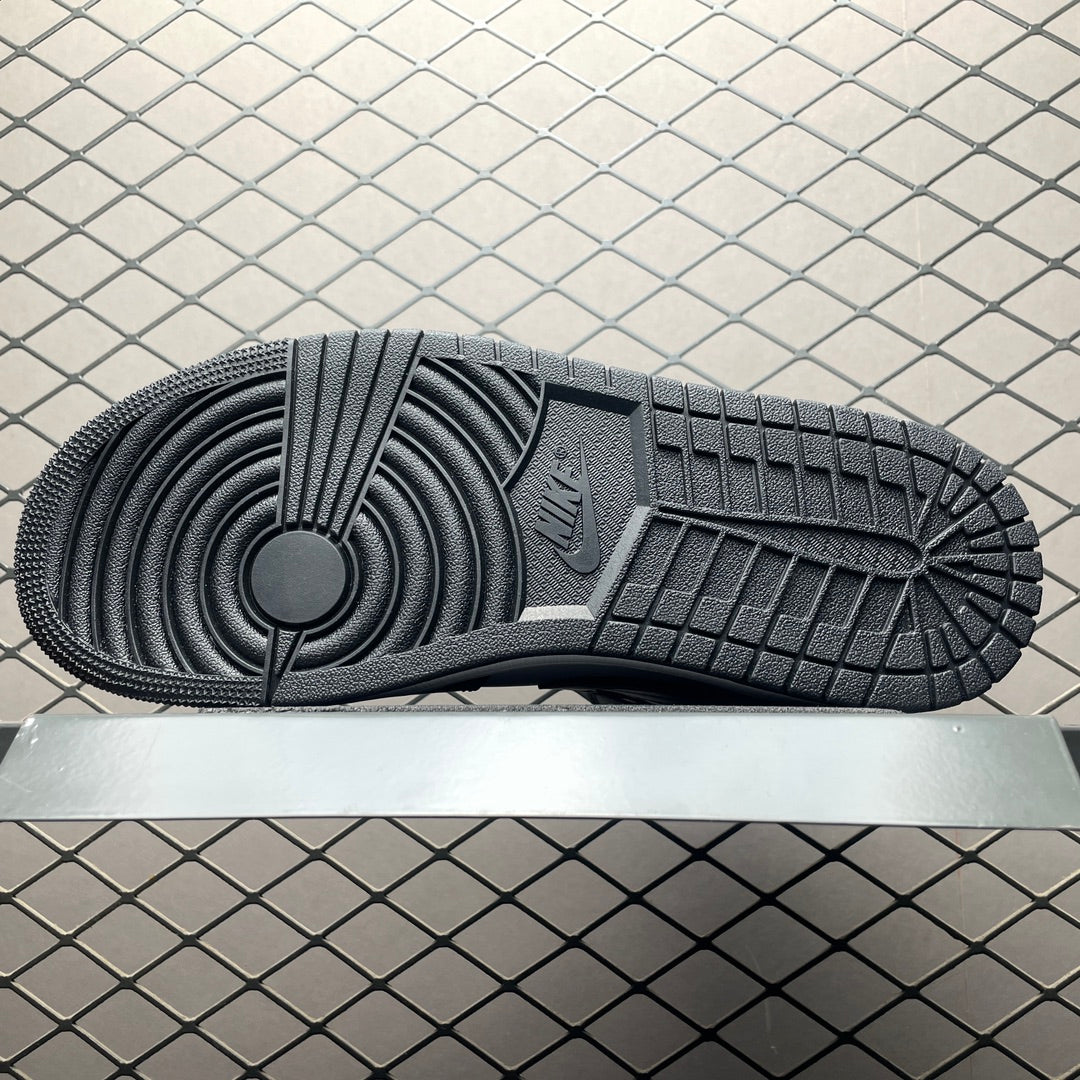 Air Jordan 1 - Preto/Branco