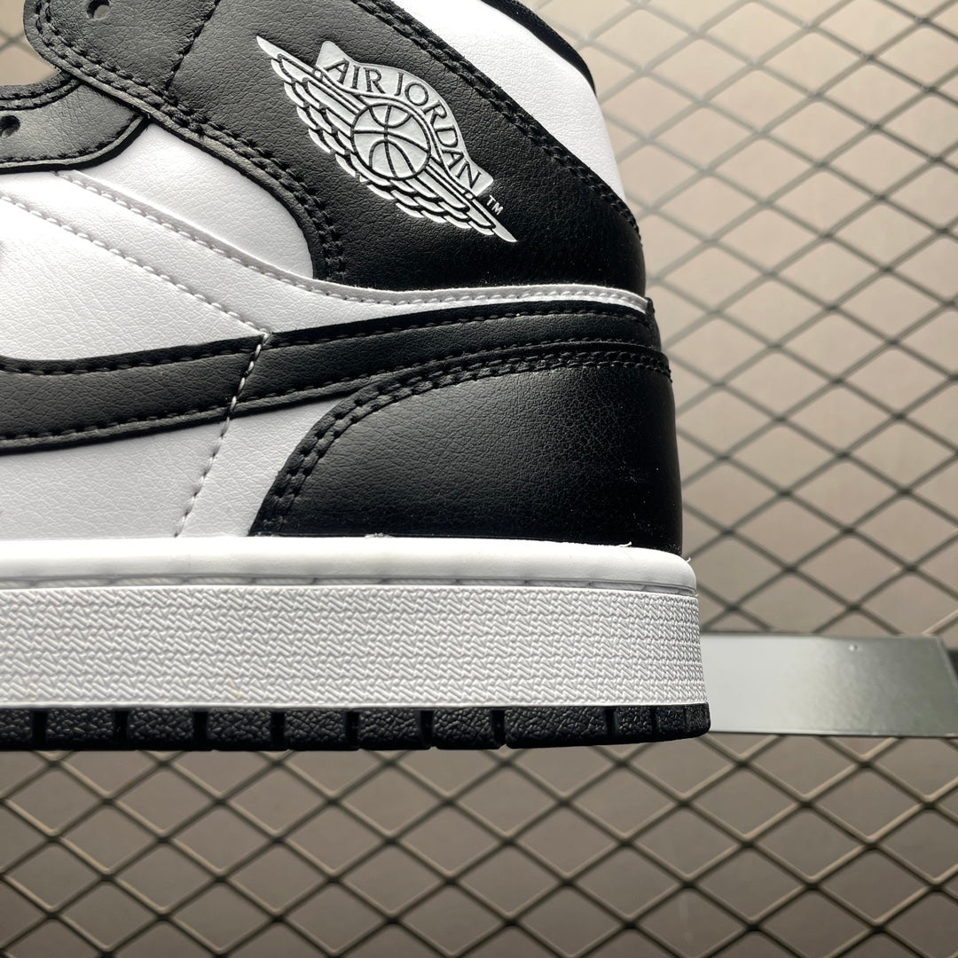 Air Jordan 1 - Preto/Branco