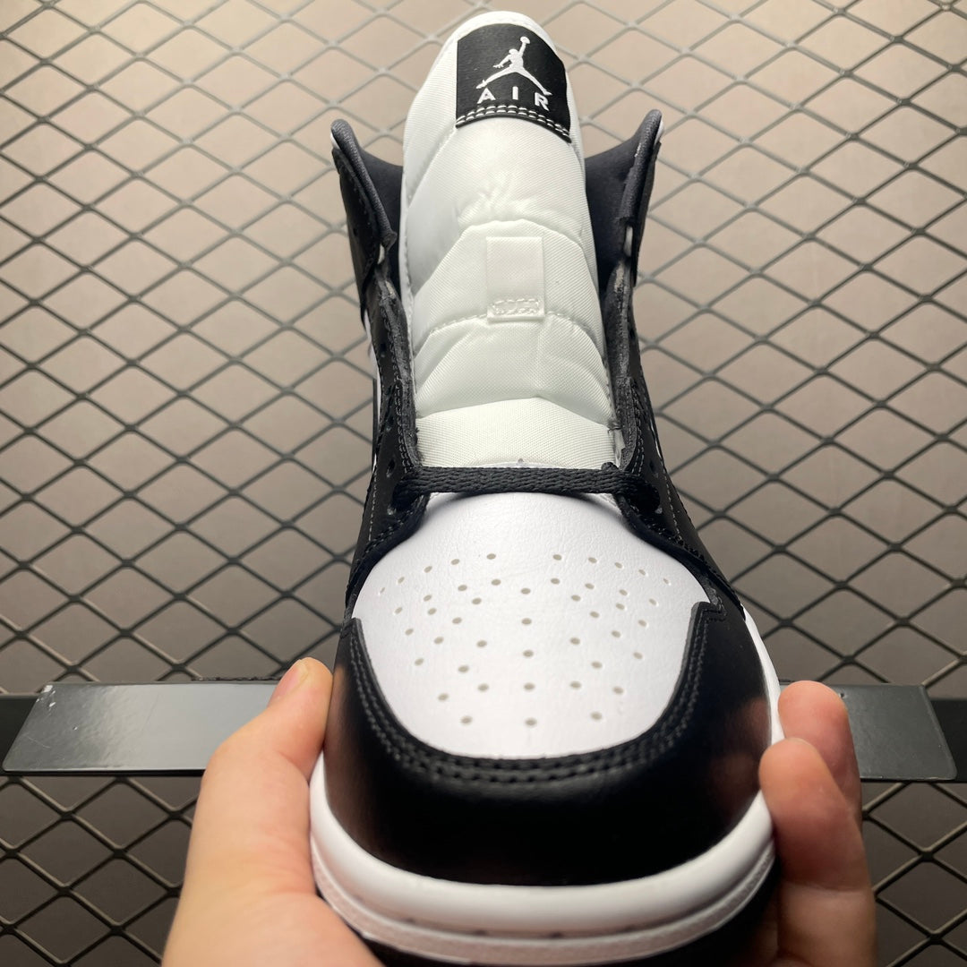 Air Jordan 1 - Preto/Branco