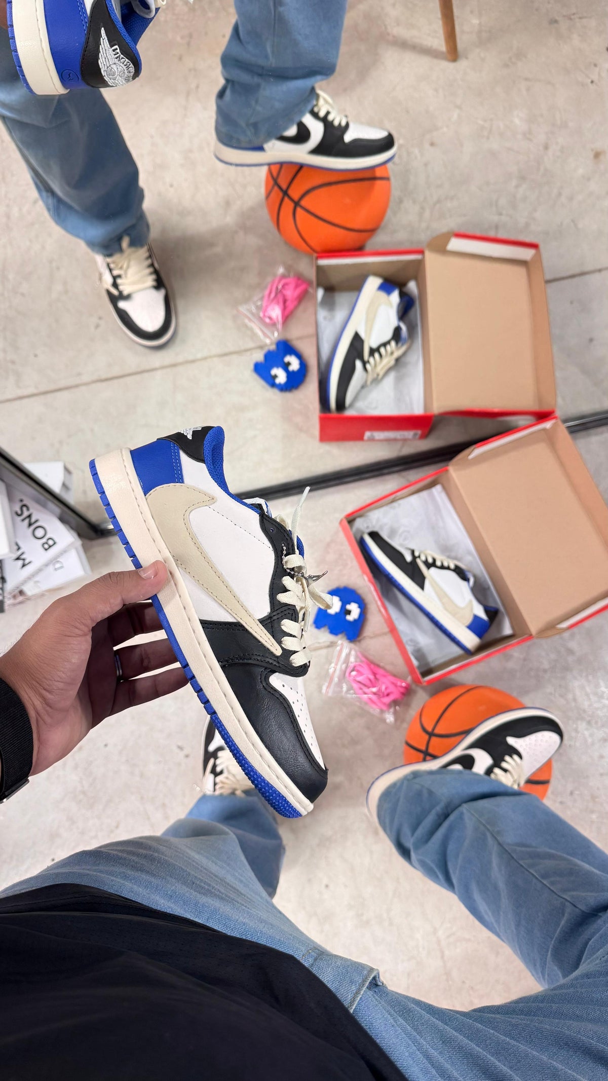 Jordan 1 Retro Low OG SP Fragment x Travis Scott