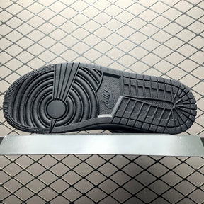 Air Jordan 1 - Preto/Branco