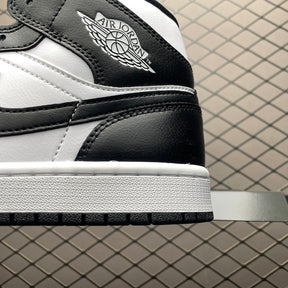 Air Jordan 1 - Preto/Branco