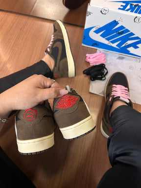 Air Jordan 1 Low OG Reverse Mocha Travis Scott