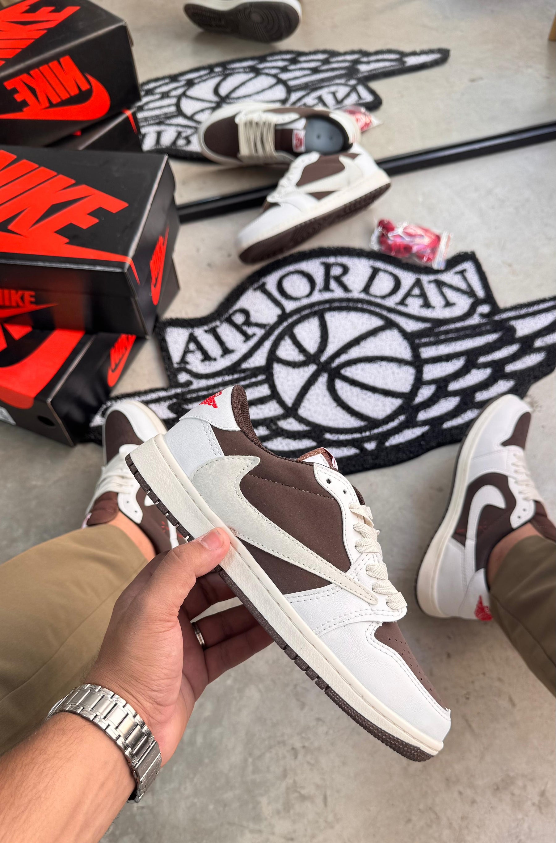 Jordan 1 Retro Low Travis Scott Reverse Mocha
