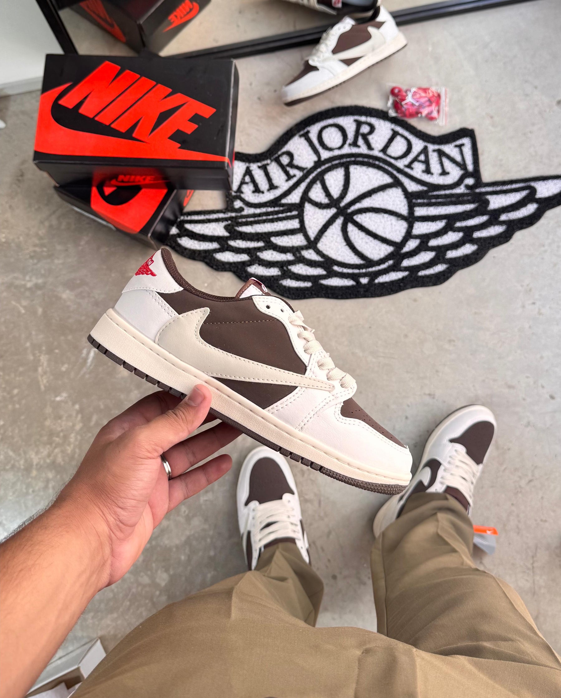 Jordan 1 Retro Low Travis Scott Reverse Mocha
