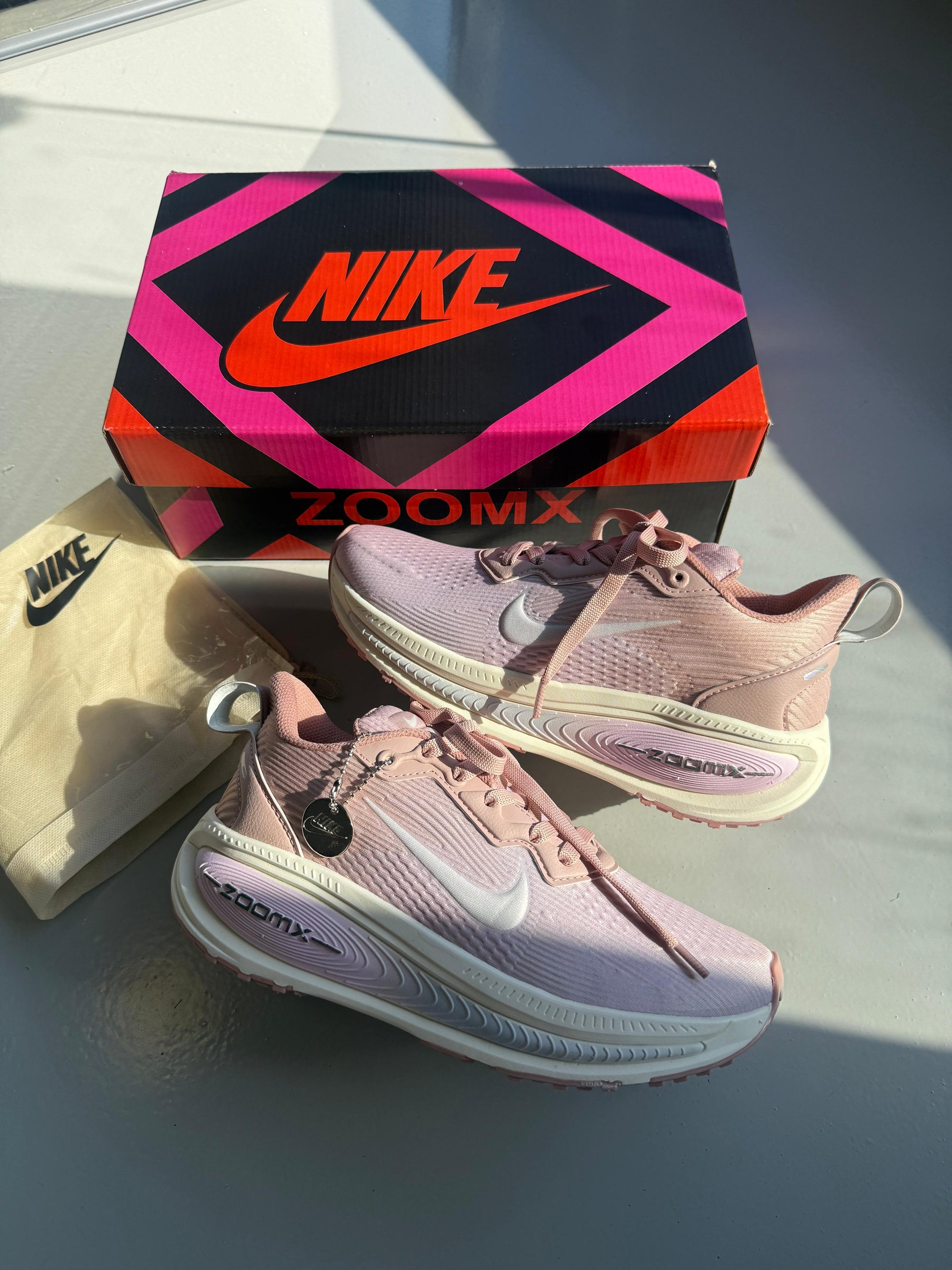 ZoomX Vomero 18 - Nude Suspiro