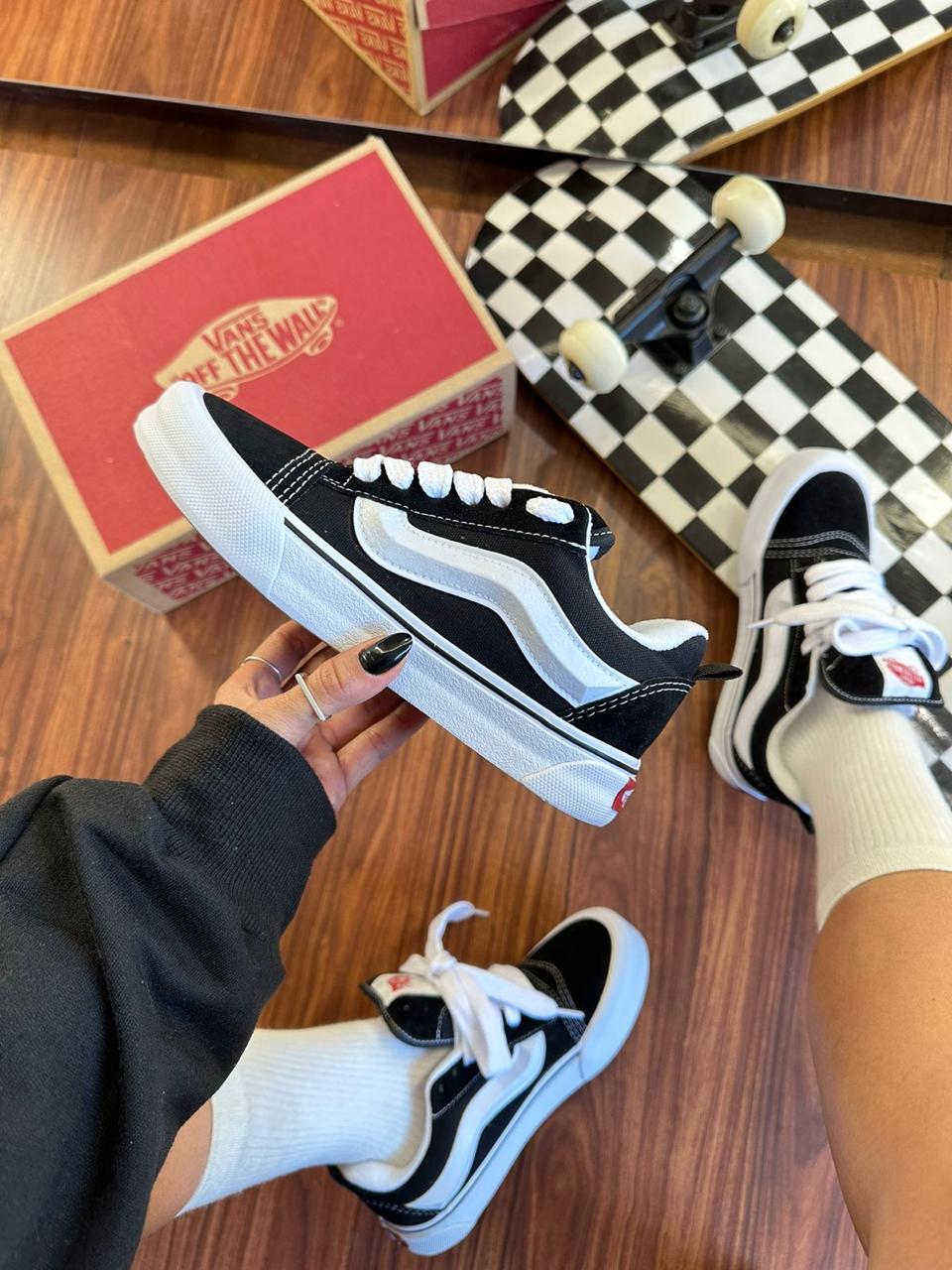 Vans Knu Skool Preto e Branco