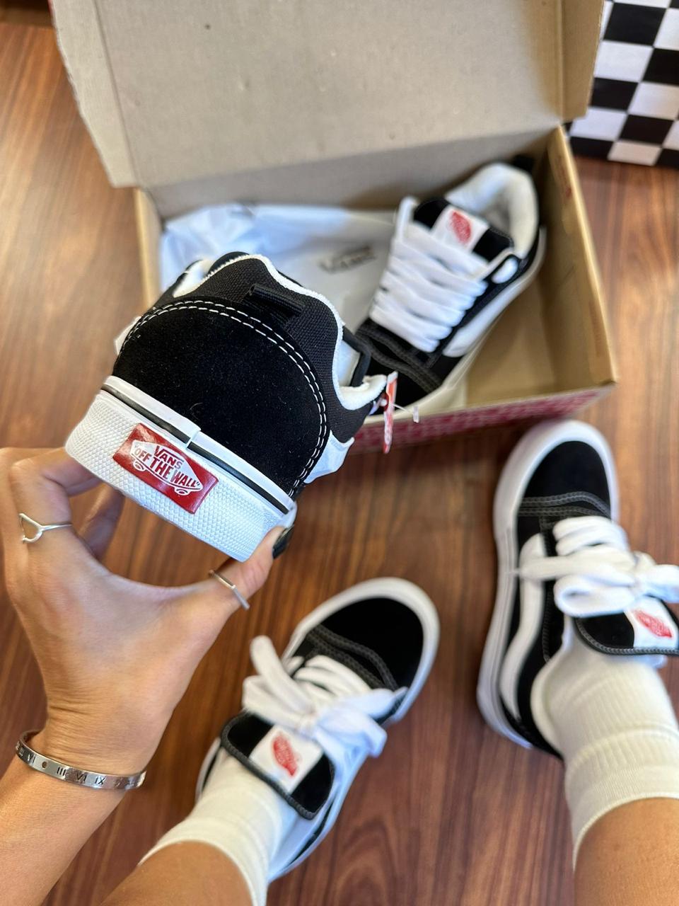 Vans Knu Skool Preto e Branco