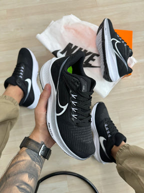 Air Zoom Esportivo Pegasus - Preto/Branco